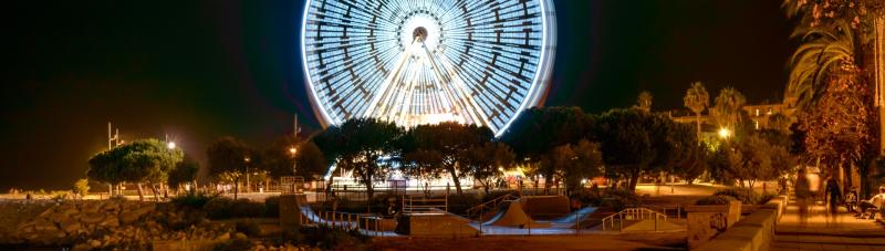 Sortie shopping de nuit sur le marché nocturne d'Ajaccio